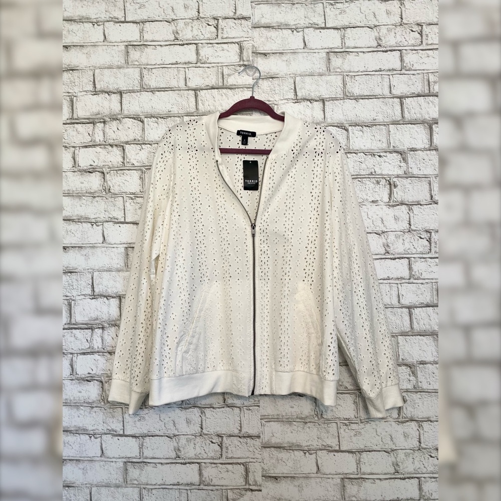 NWT Torrid White Eyelet Bomber Jacket Size XXL